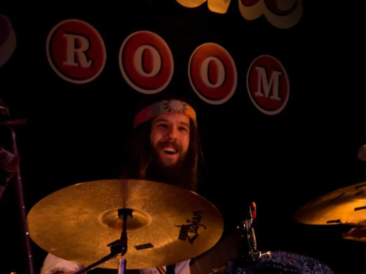 Crafting Dub-style FX utilizing Roland Space Echo RE-201 unit