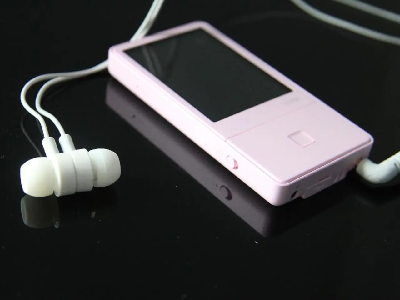 Introducing Edith: Latest Addition to We Are Rewind's Revamped Line of Portable Audio Players