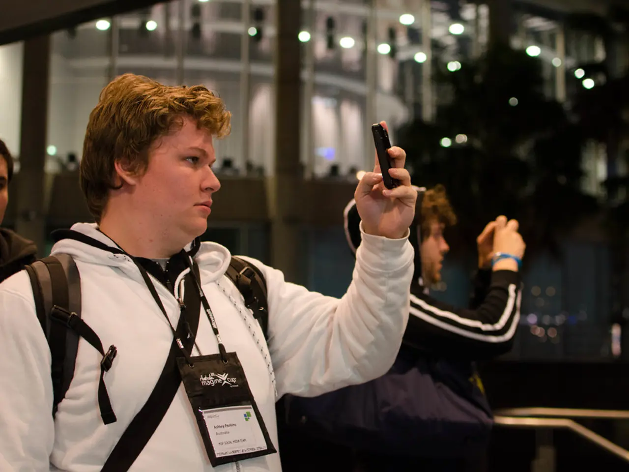 "Privacy Issues Arise with Instagram's Latest Location Sharing Function"