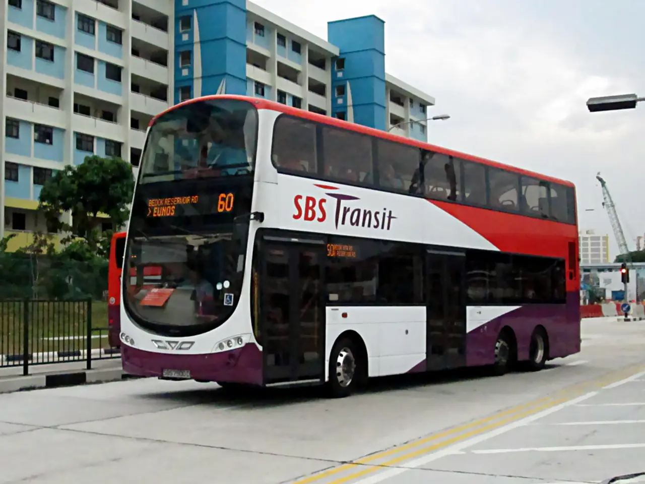 Service Centers of Ola Electric Now Employ Bouncers; Kamra Laughs at Bhavish Aggarwal's Expense