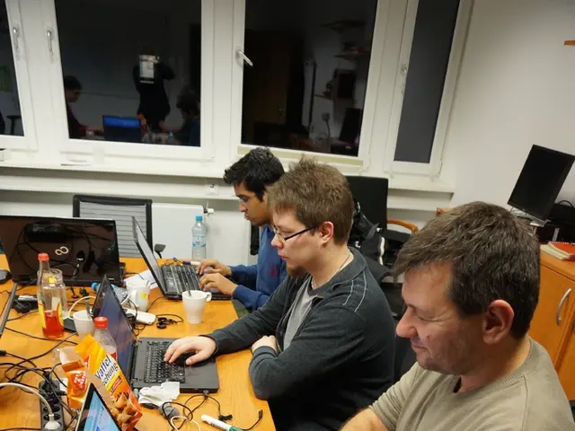 Struggles Facing the Integration of Mobile Device Management in Any Business Setting