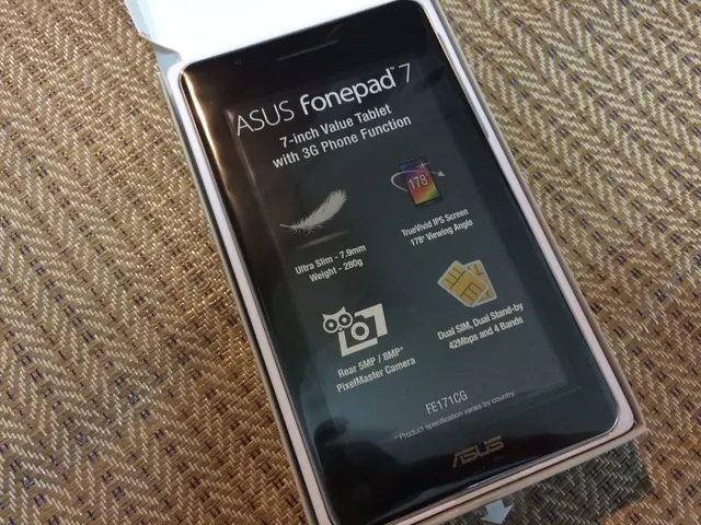 Samsung Set to Launch Tri-Fold Smartphone and Challenge Apple's Vision Pro by Year-End 2025