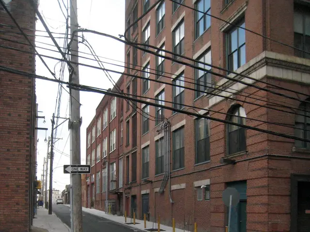 Transforming traditional heating systems to digital networks: heat network modernization