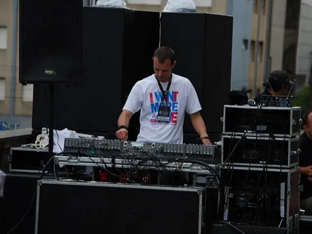 DJs Changing the Game with 8 Innovative Technologies in Live Performances
