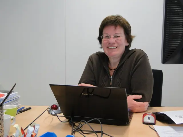 32-inch Asus ProArt PA32QCV Professional Monitor Evaluation: Abundance of Pixels, Color, and...