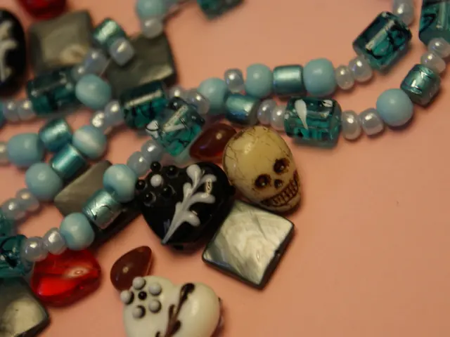This image consists of an artificial jewellery.